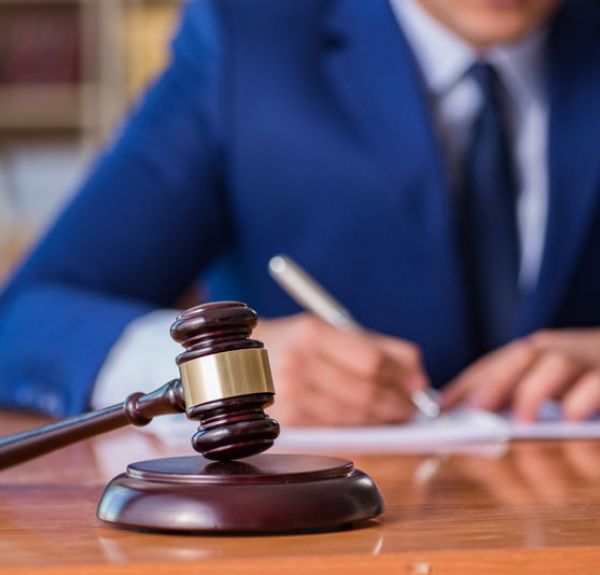 Photo d'un huissier de justice